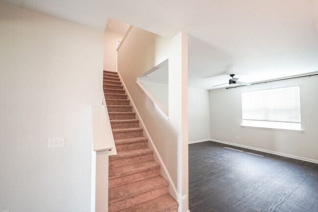 Building Photo - Coming Available!