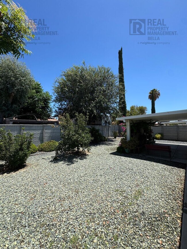 Building Photo - Charming 3 Bedroom, 2 Bathroom Home in Hemet