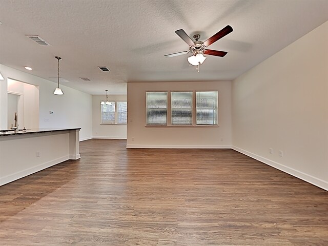 Building Photo - 158 Opal Way