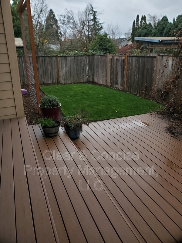 Building Photo - 920 Arcadia Dr