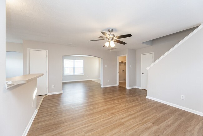Building Photo - 1006 Vernage Rd