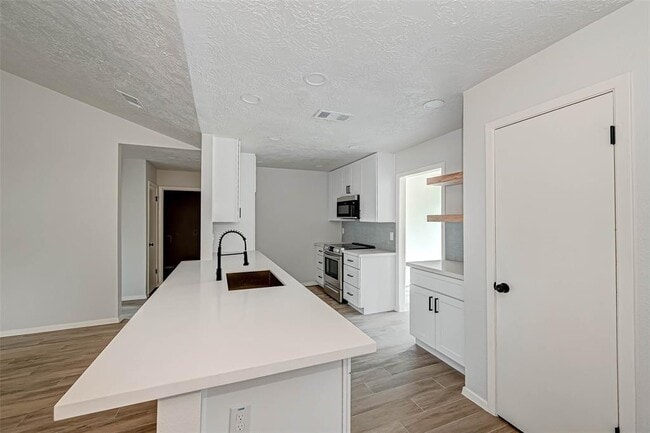 Building Photo - 2330 Grindstone Ln
