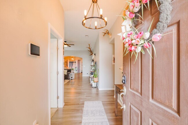 Building Photo - Well Maintained 4 Bedroom 2 Bath Home with...