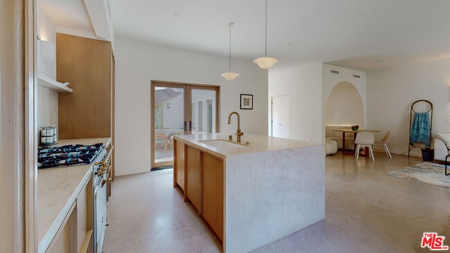 Building Photo - 4865 Wicopee Ave