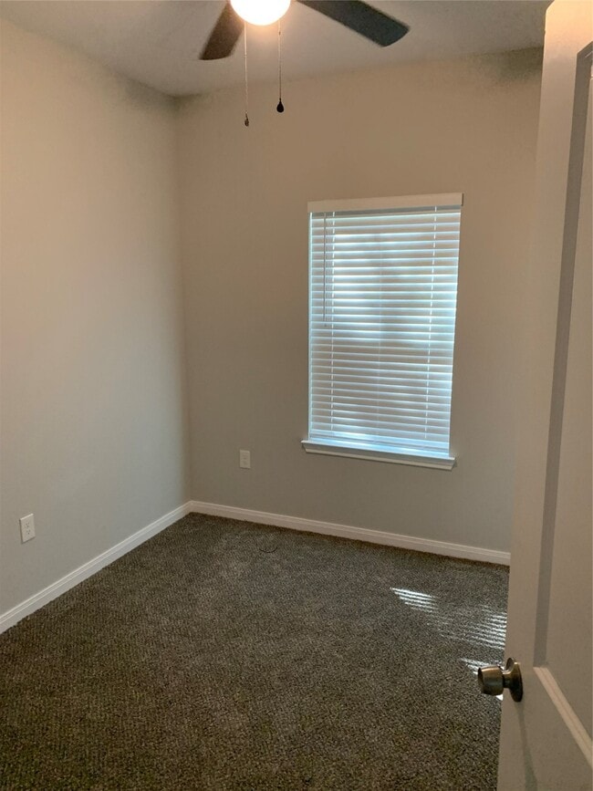 Building Photo - 15772 Aspen Dr