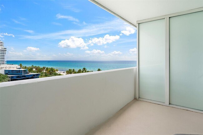 Building Photo - 4391 Collins Ave