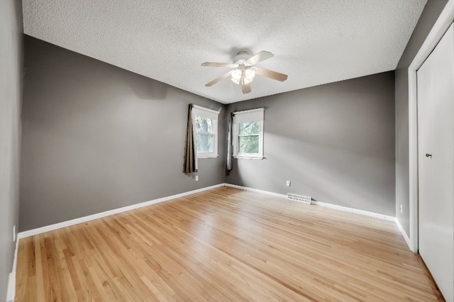 Building Photo - 6367 Zinnia Ln N