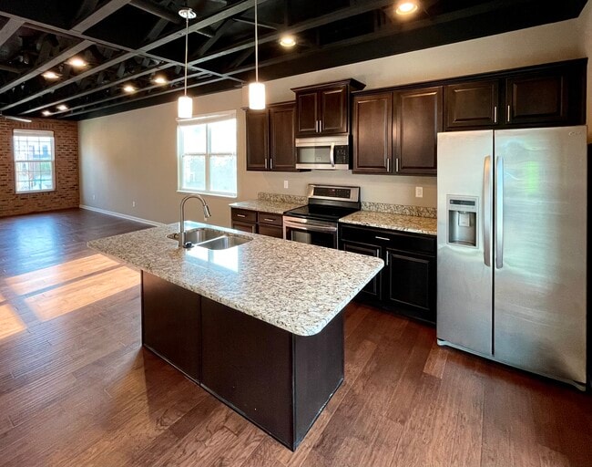 Building Photo - 219 Ice Ave