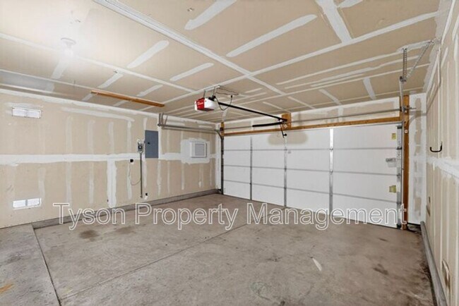 Building Photo - 9012 Sandy Spring Ave SW