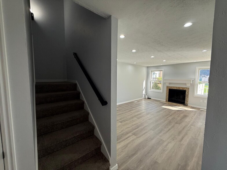 Building Photo - 8335 S 1050 E