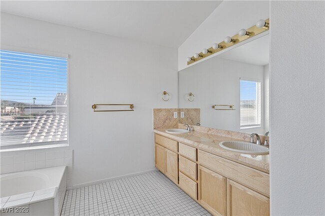 Building Photo - 8758 Arawana Pl