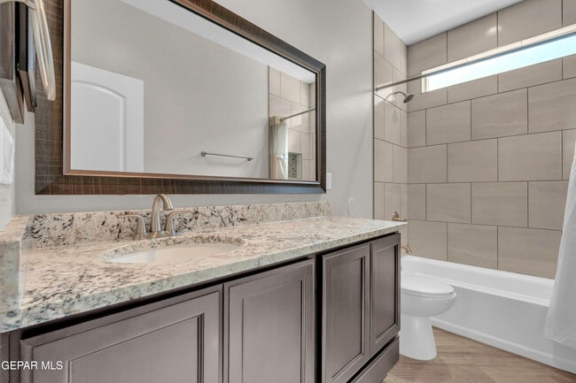 Building Photo - 1807 Dana Gray St