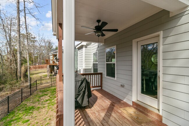 Building Photo - 230 Parrish Ln