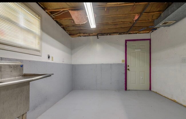 Building Photo - 404 Elm Tree Dr