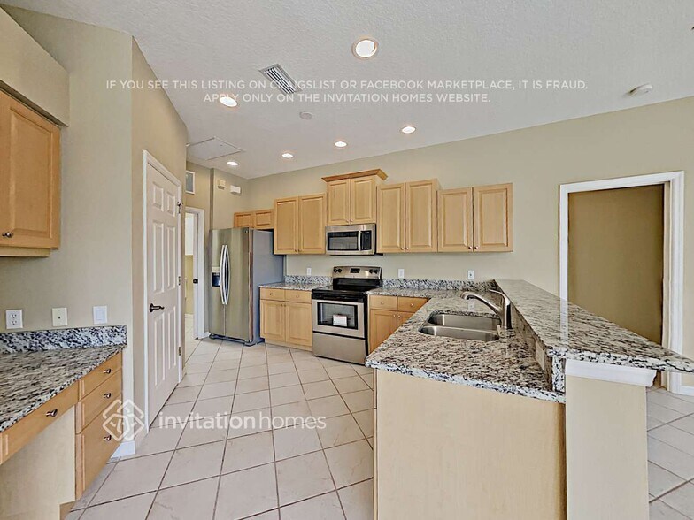 Building Photo - 11909 Clubhouse Dr