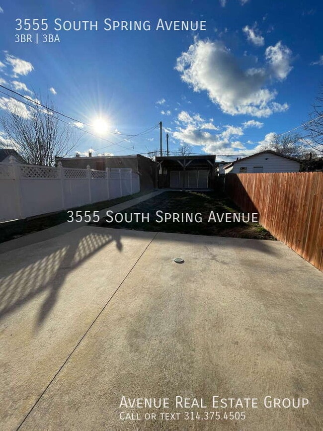Building Photo - 3555 S Spring Ave