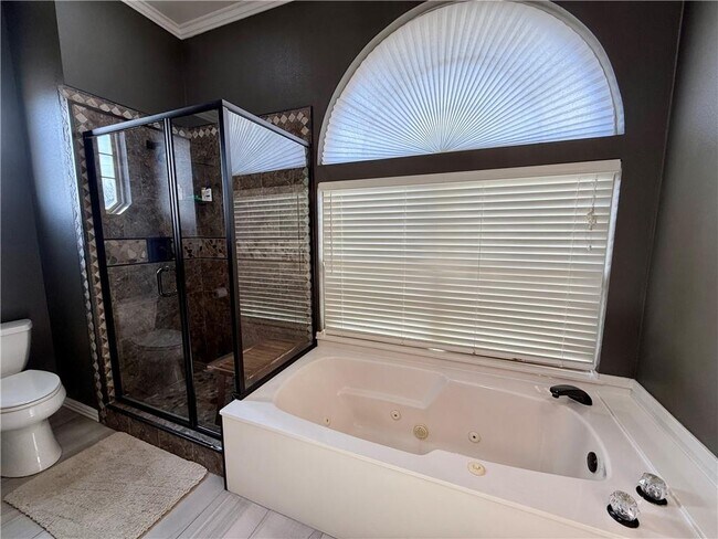 Building Photo - 101 Fox Glove Ln