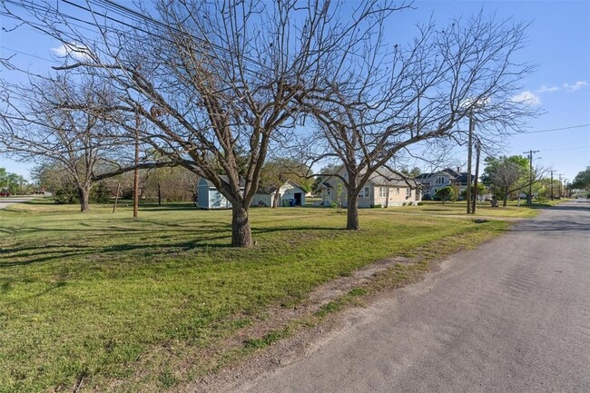 Building Photo - 408 S Gabriel St