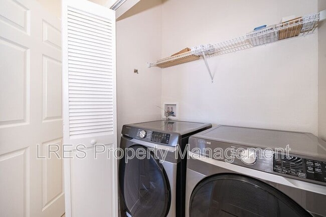 Building Photo - 1594 Common Way Rd