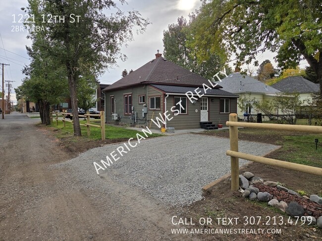 Building Photo - 1221 12th St