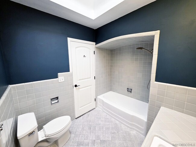 Building Photo - 7930 Cinnabar Dr