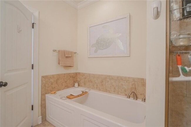 Building Photo - 303 Reserve Ln