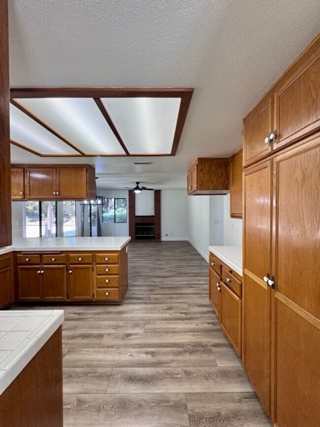 Building Photo - Spacious 4 Bedroom Home in Temecula’s Vine...
