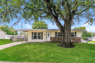 Building Photo - 1080 N Park Ln