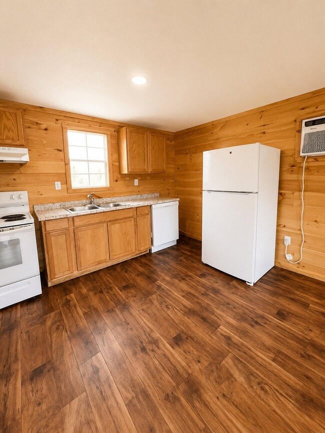Building Photo - 113 Redbud Trl