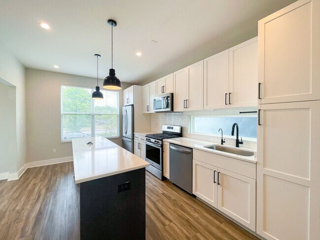 Building Photo - 20 Central Greens Blvd