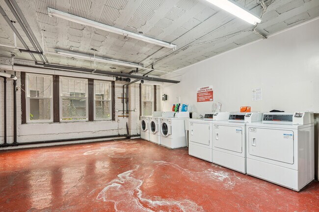 Building Photo - 5135 S Kenwood Ave