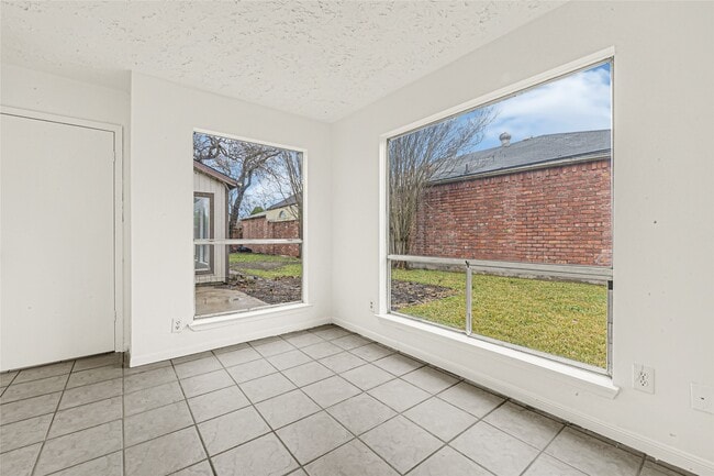 Building Photo - 13023 Lima Dr