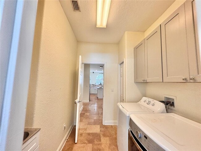 Building Photo - 27130 Firebush Dr