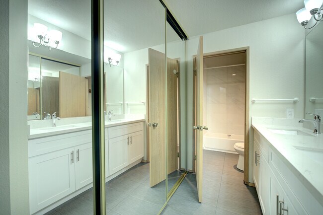 Building Photo - 1270 Bellevue Way NE