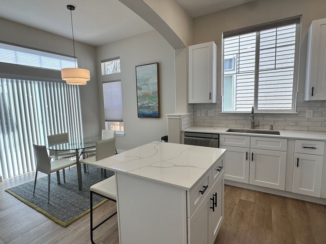 Building Photo - 10592 Pearlwood Cir