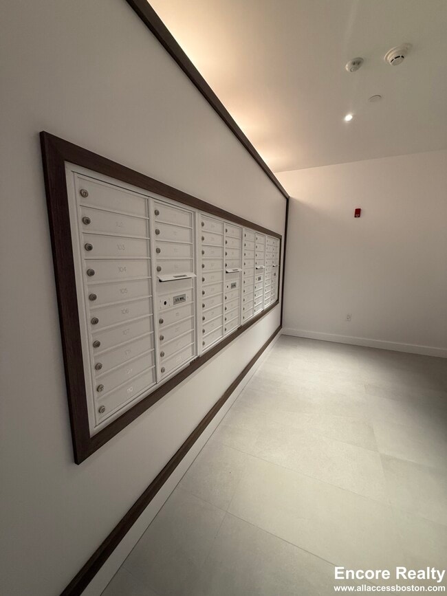 Building Photo - 199 Gardner St