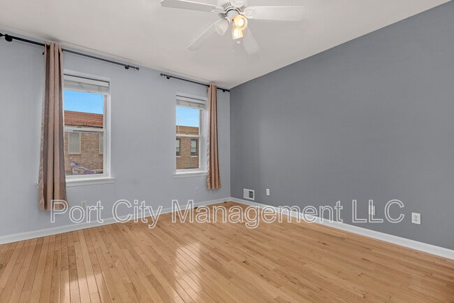 Building Photo - 702 S Bouldin St