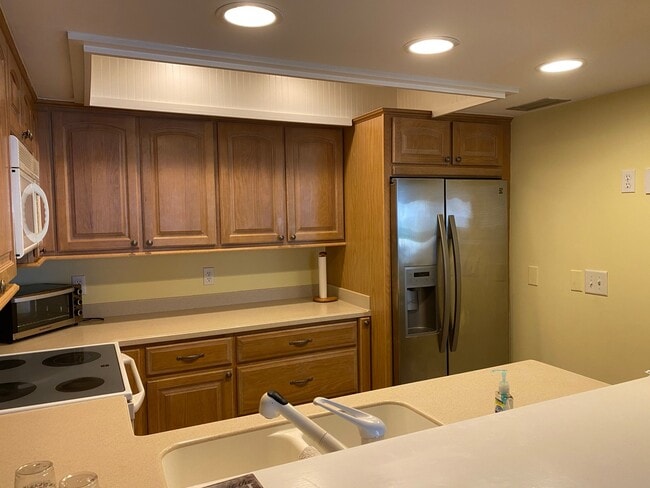 Building Photo - 6 Lighthouse Ln