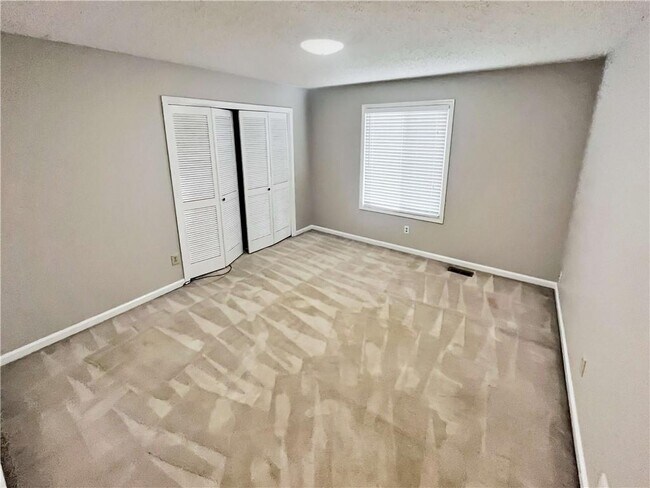 Building Photo - 2010 Shadow Bluff Ct NE
