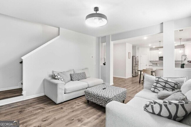 Building Photo - 79 Lantana Crossing
