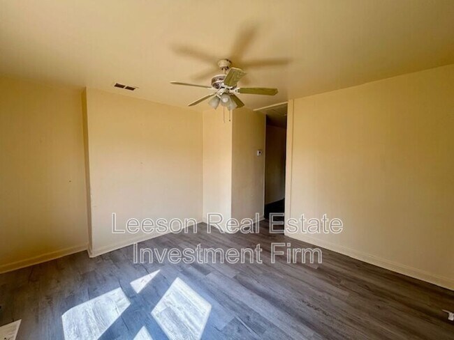 Building Photo - 2621 Trichel St