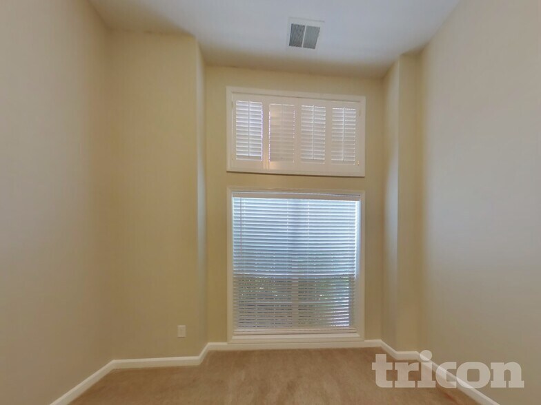 Building Photo - 103 Meadow Side Ct