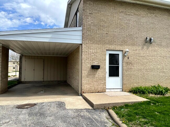 Primary Photo - 6 Florentine Ct