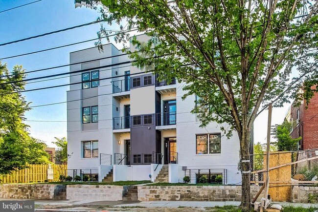 Primary Photo - 2495 Alabama Ave SE