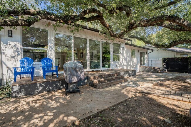 Building Photo - 12225 Wallingstone Ln