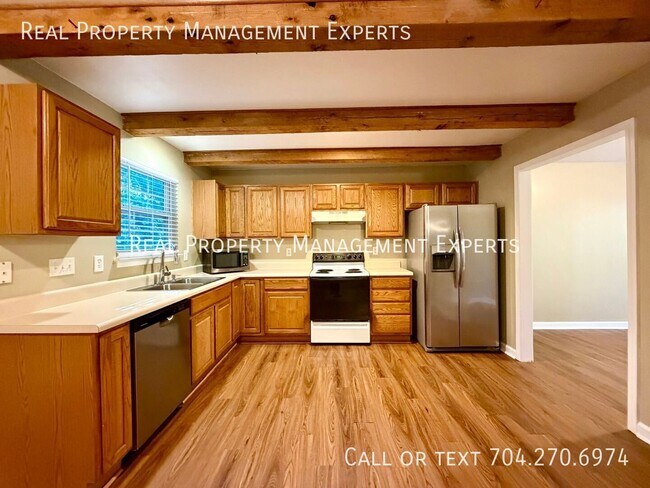 Building Photo - 13604 Toka Ct