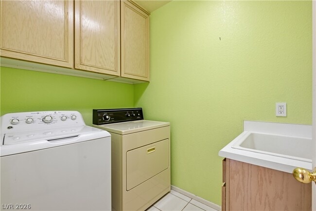 Building Photo - 9236 Eagle Ridge Dr