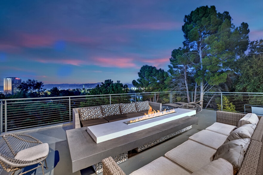 Building Photo - 3712 Broadlawn Dr