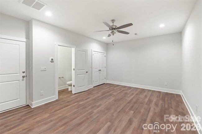 Building Photo - 417 Prine Pl