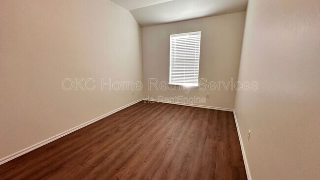 Building Photo - 11419 N University Ave